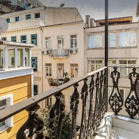 Melissa Cozy Balcony Istanbul